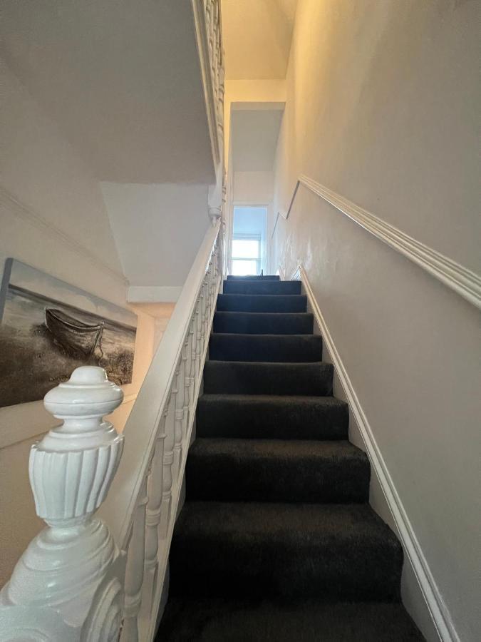 Victorian/Modern House Villa นิวพอร์ต ภายนอก รูปภาพ