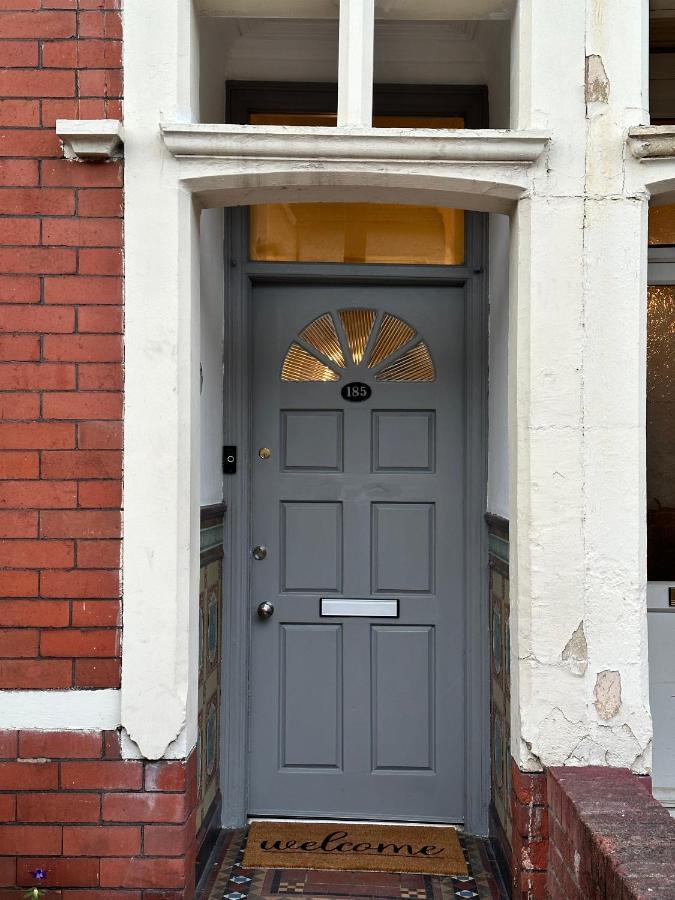 Victorian/Modern House Villa นิวพอร์ต ภายนอก รูปภาพ